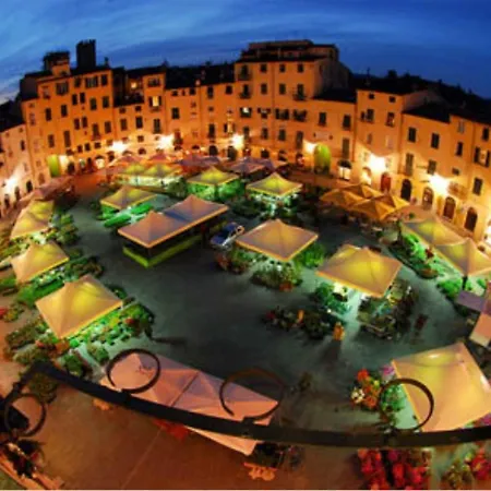 Il Glicine Di * Lucca
